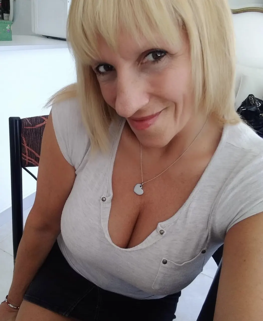 Amiga madura tetóna de IG