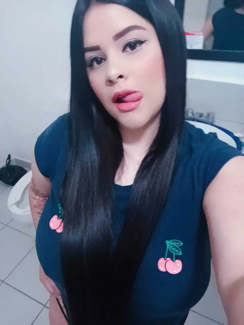 Gordita linda con actitud 362