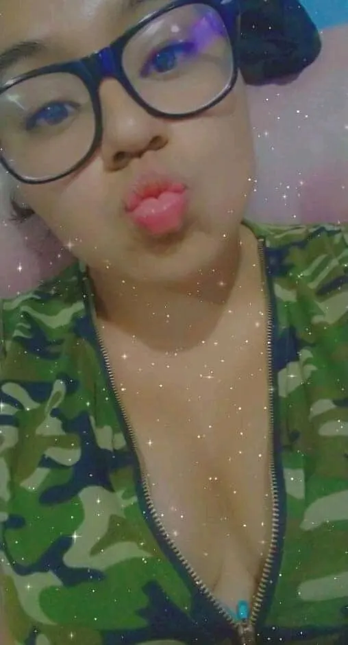 Quien tiene contenido de esta puta tetona