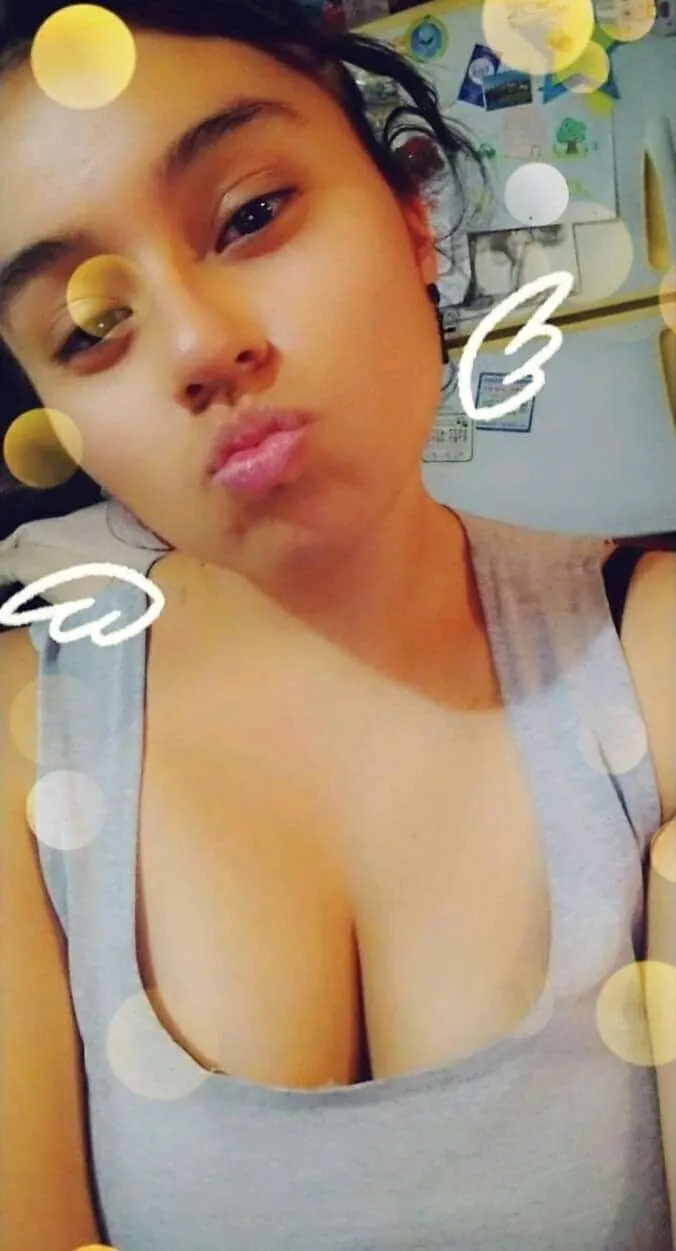 Quien tiene contenido de esta puta tetona