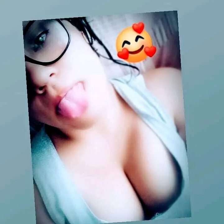Quien tiene contenido de esta puta tetona