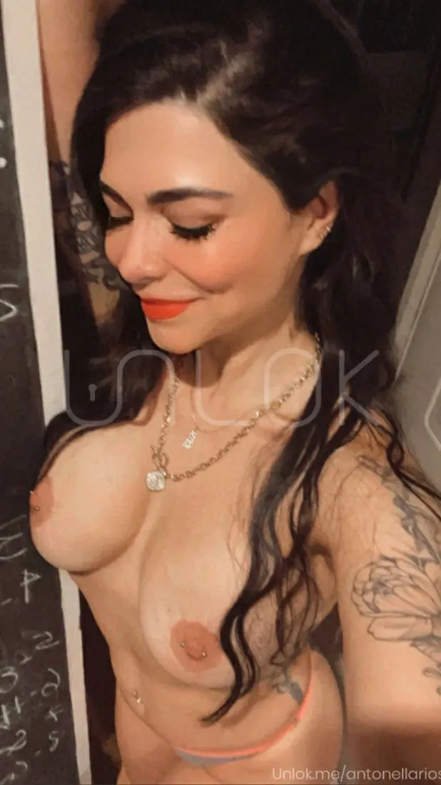 Antonella Ríos 2