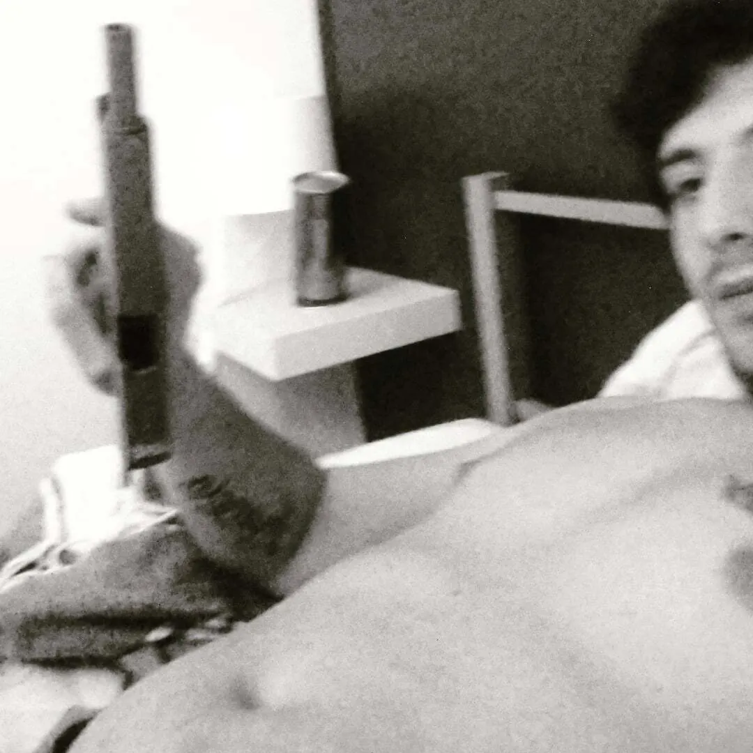 Con Ganas de hacerle la cola alguna bella (nadie con pito)