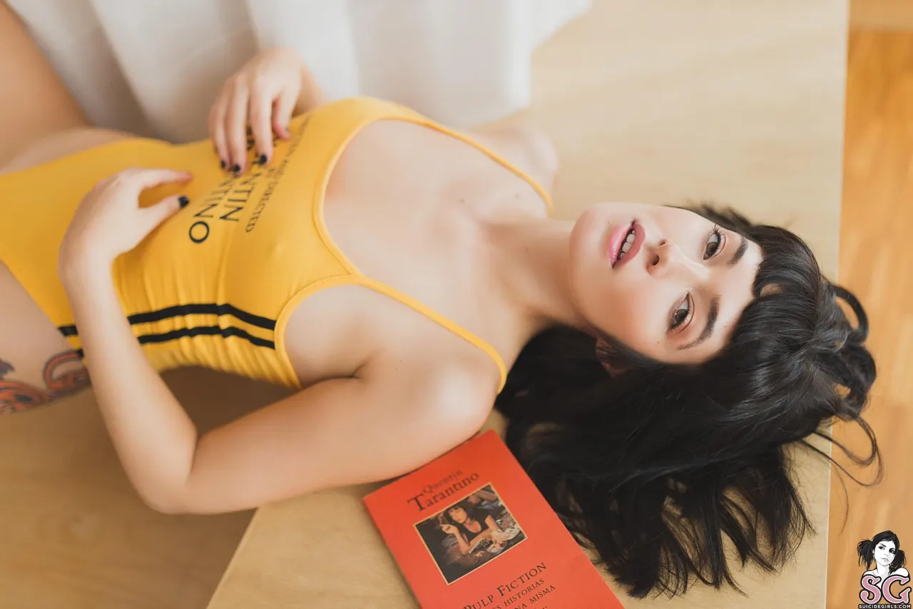 Ninette Suicide - There Are No Uncomfortable Silences