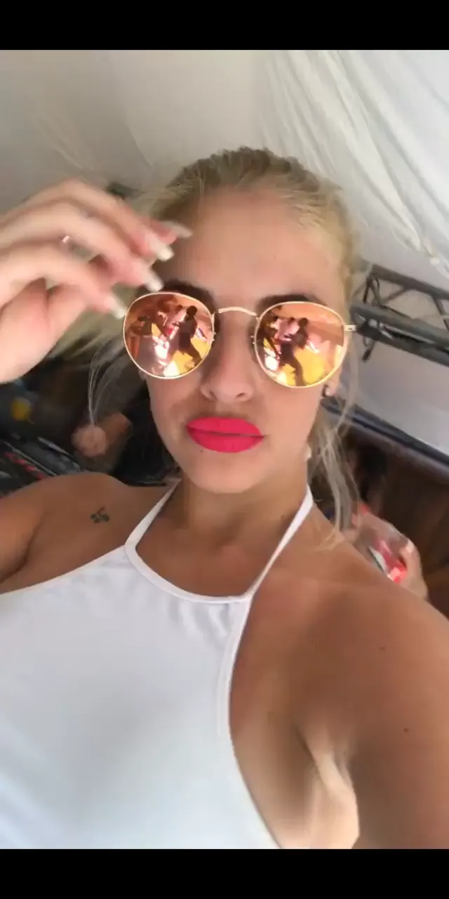 Una rubia Argentina bien puta