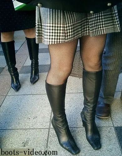 dominatrix boots y algo mas