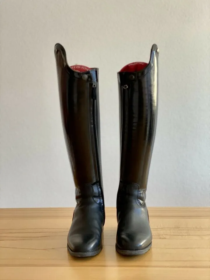dominatrix boots y algo mas