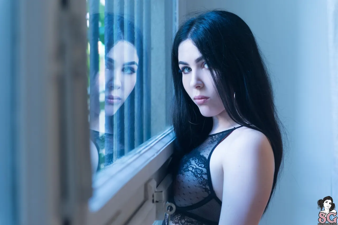 Viky Suicide - Wake Up Alone