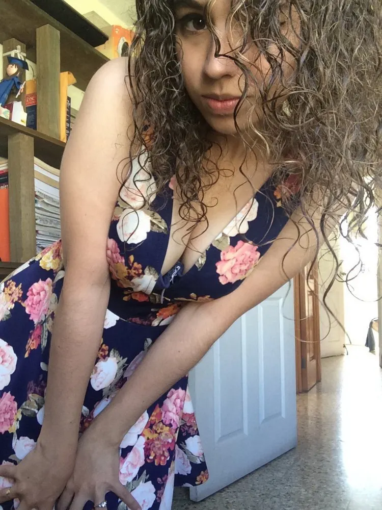 Perrita latina muy rica!