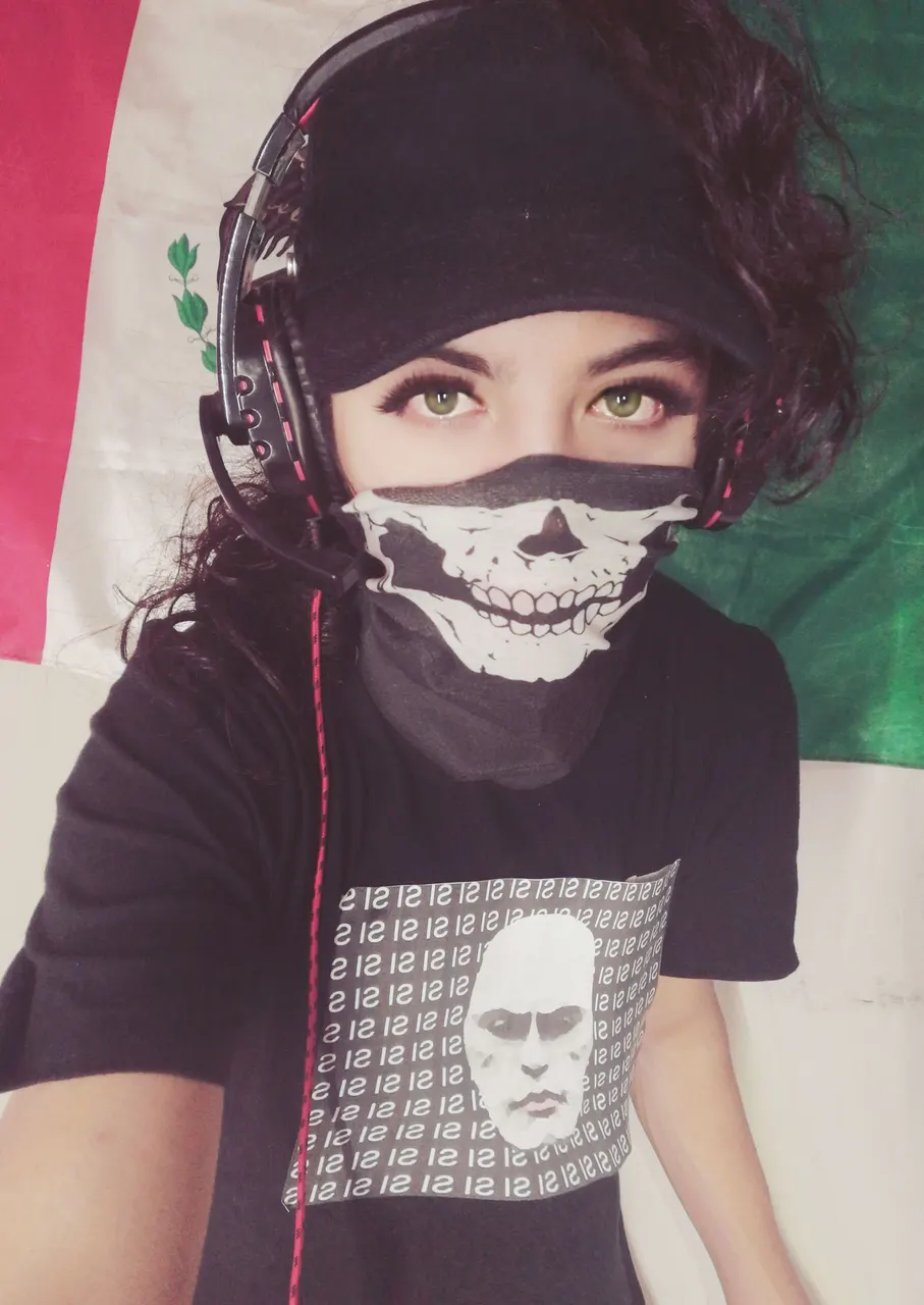 Darkwaifutrap-Modo fascista y maid locochona