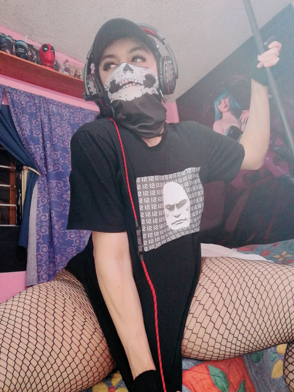 Darkwaifutrap-Modo fascista y maid locochona