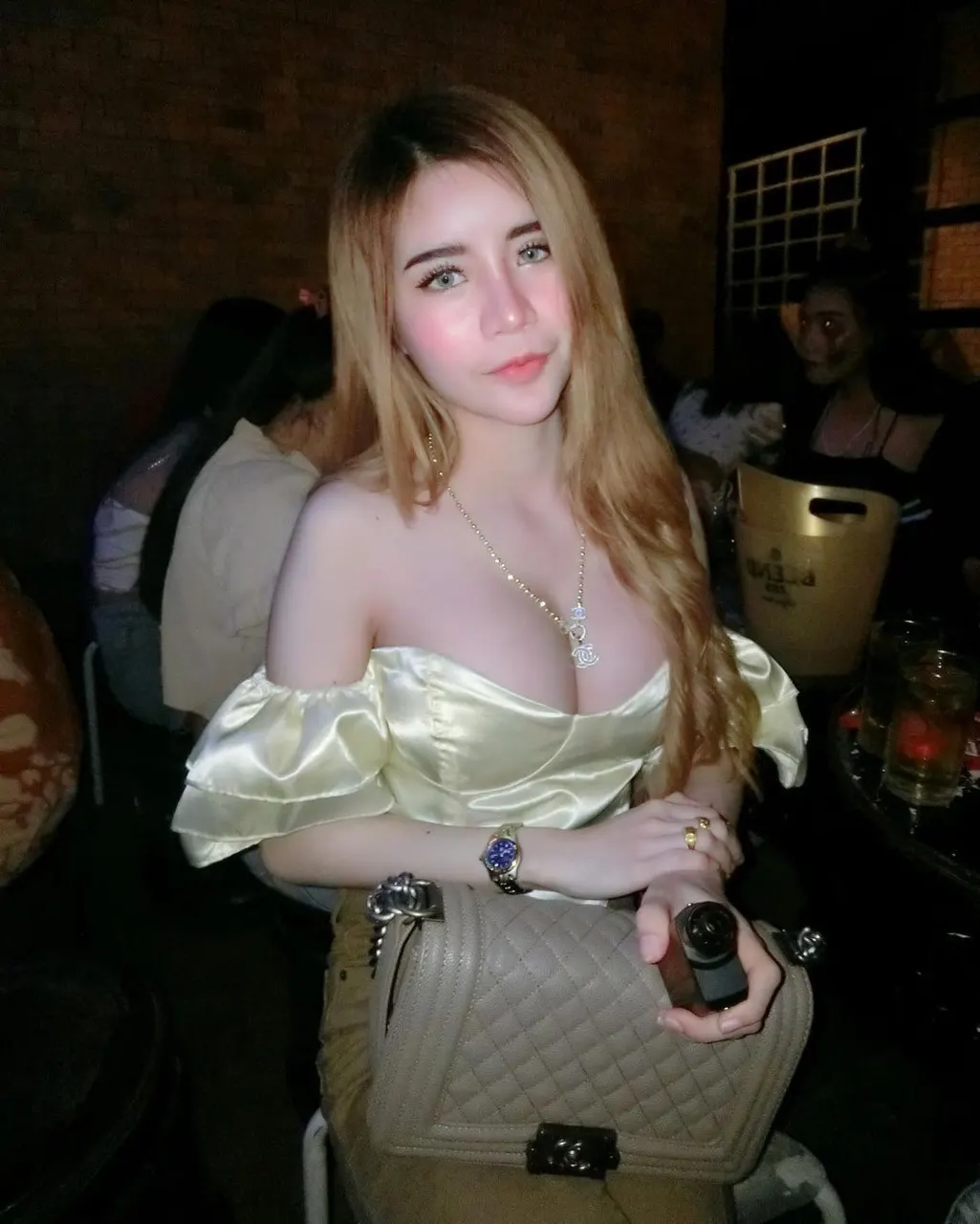 Una rubia tailandesa