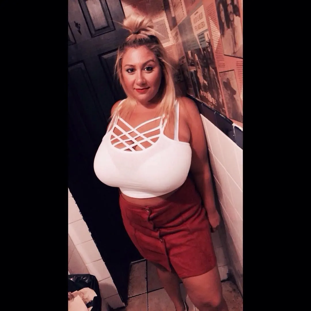 mary de syrian huge boobs