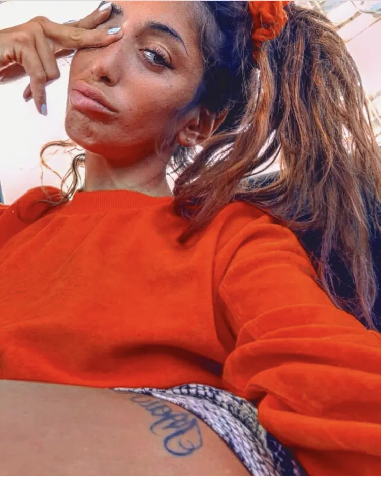 Pendeja de Milano.. guapa no però sus labios son para lamer