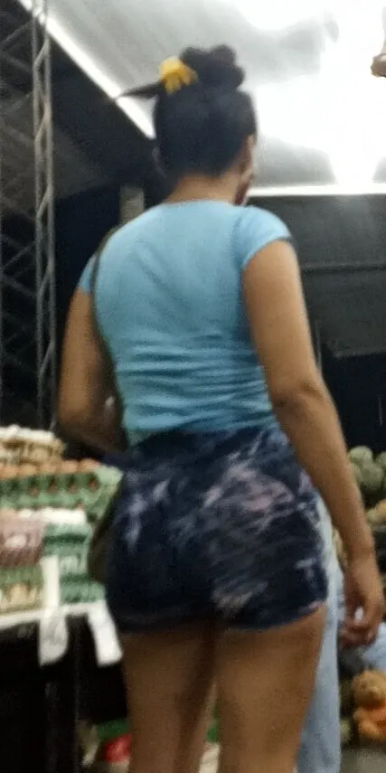 Otra flaca en calza corta