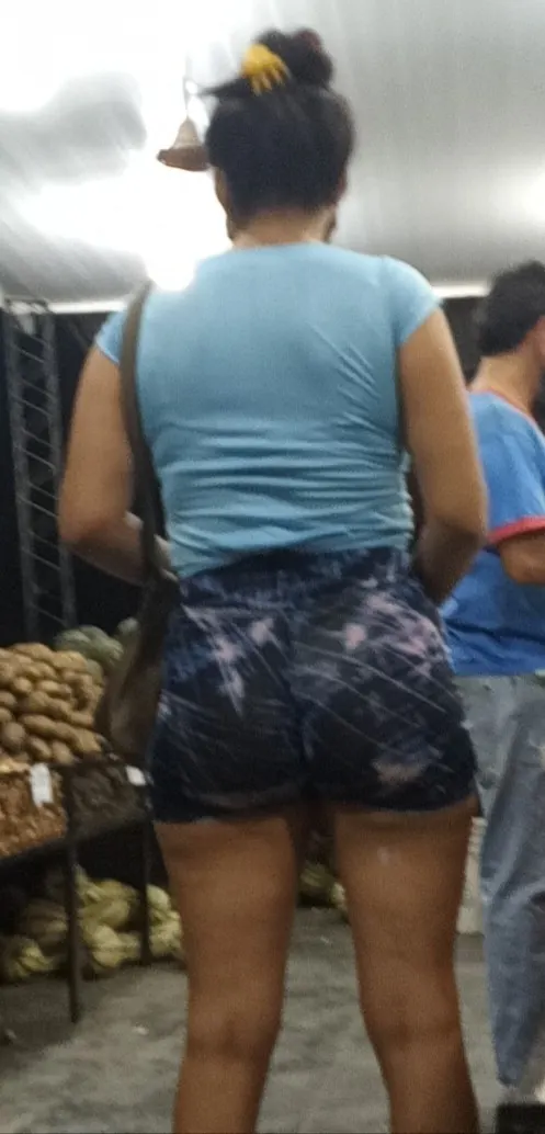 Otra flaca en calza corta
