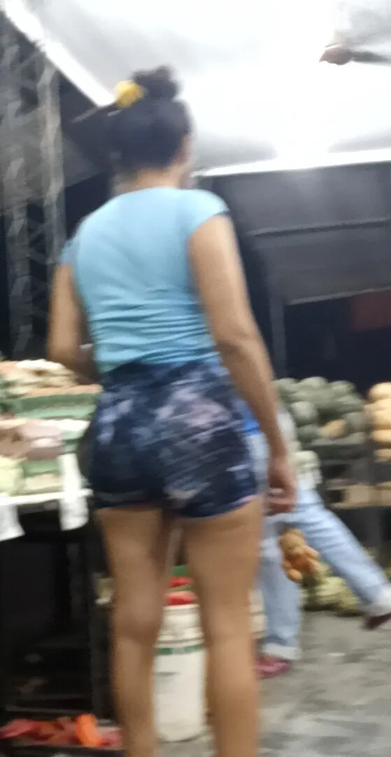 Otra flaca en calza corta