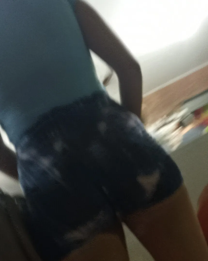 Otra flaca en calza corta