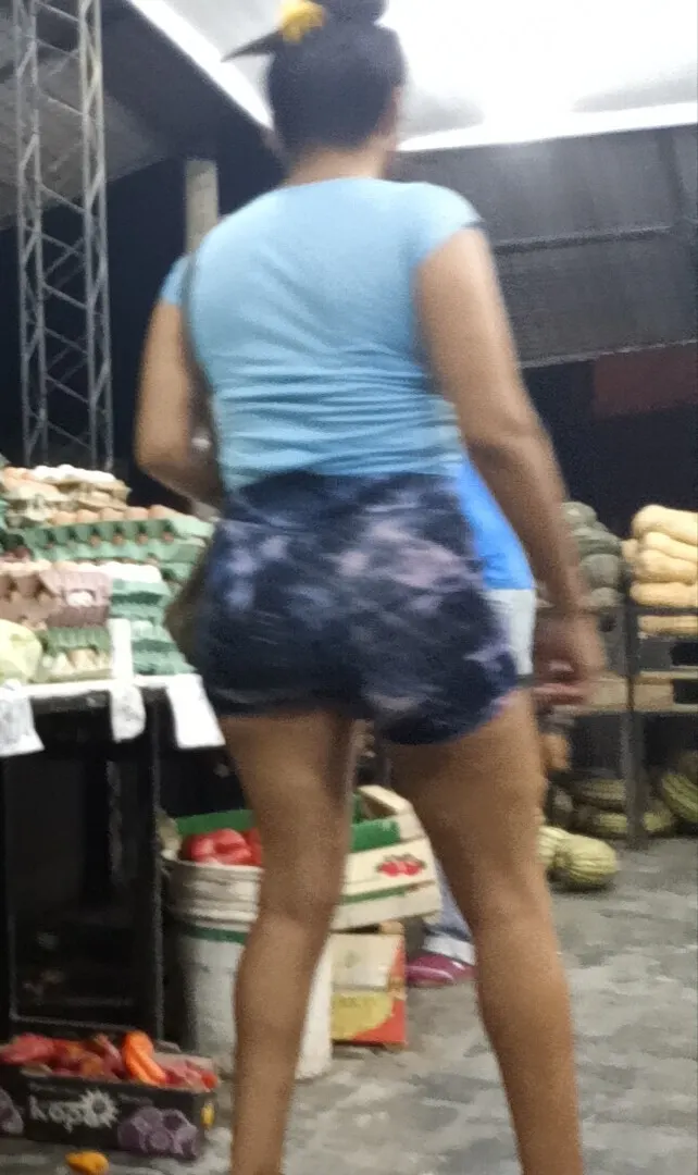 Otra flaca en calza corta
