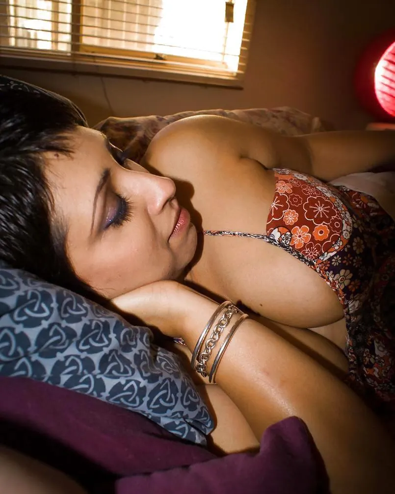 Pareja Indu se muestra