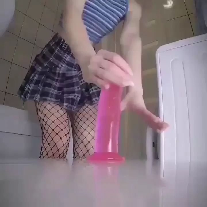 Sentada hasta el fondo [Amateur]