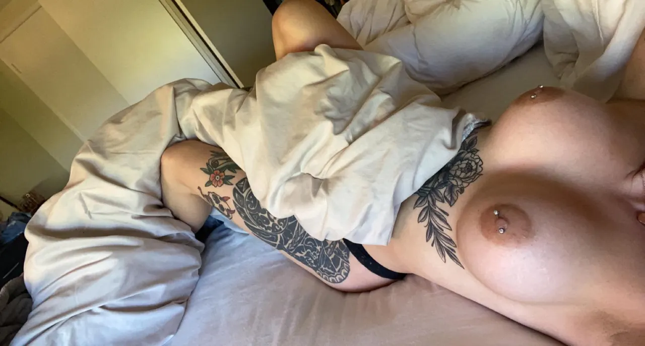 Horny girlfriends amateurs