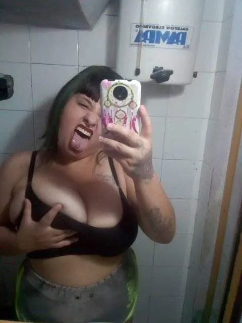 Mira que pendeja...uuffff