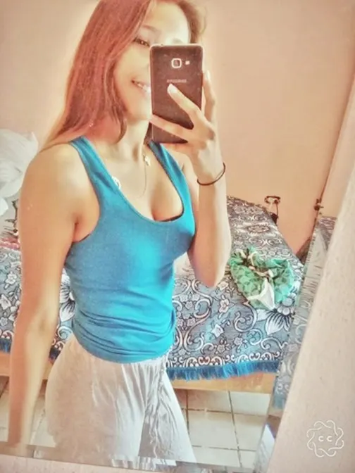 Pendeja flaquita y putita