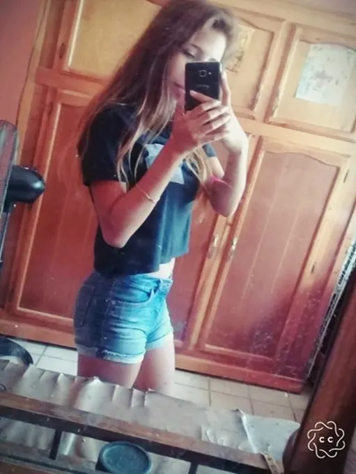 Pendeja flaquita y putita