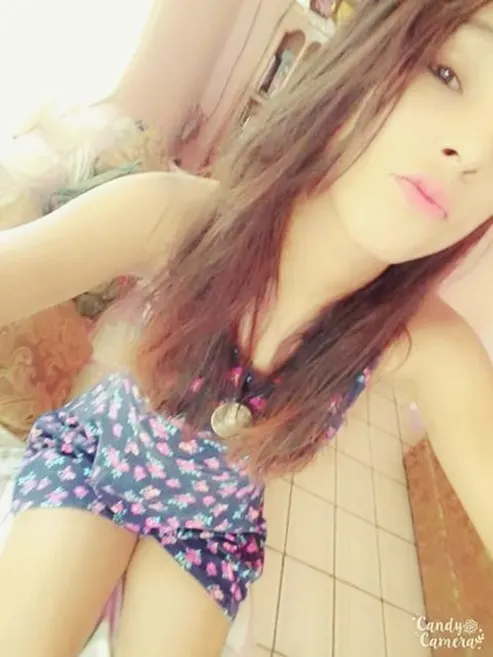 Pendeja flaquita y putita