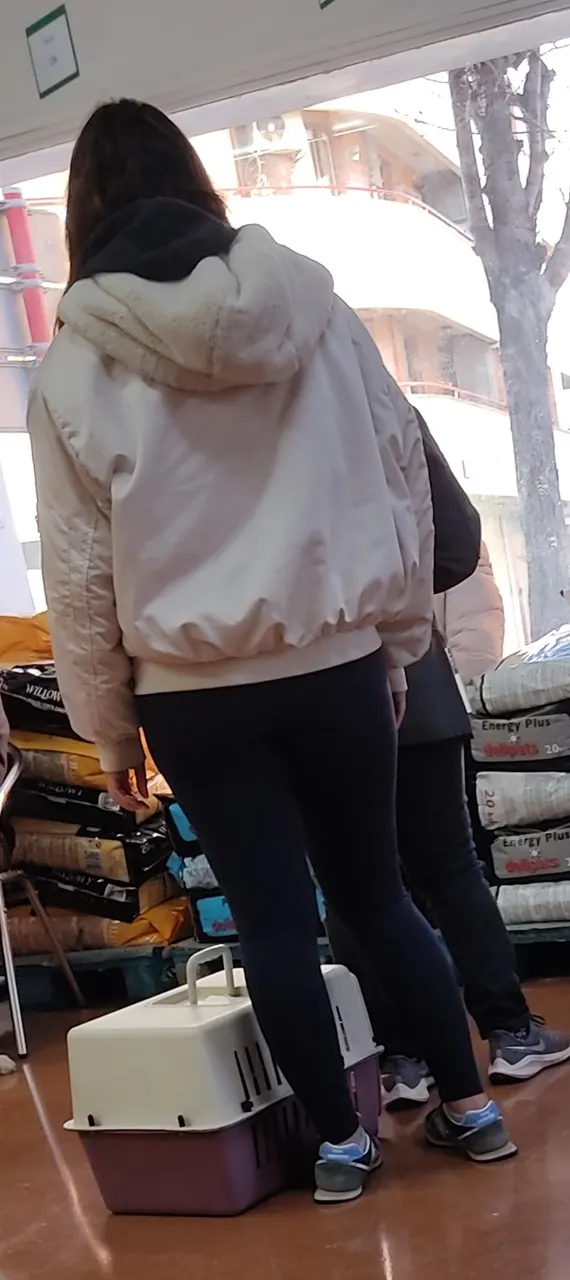 Bbsota rica, no se ven bien las fotos pero lo poco merece la