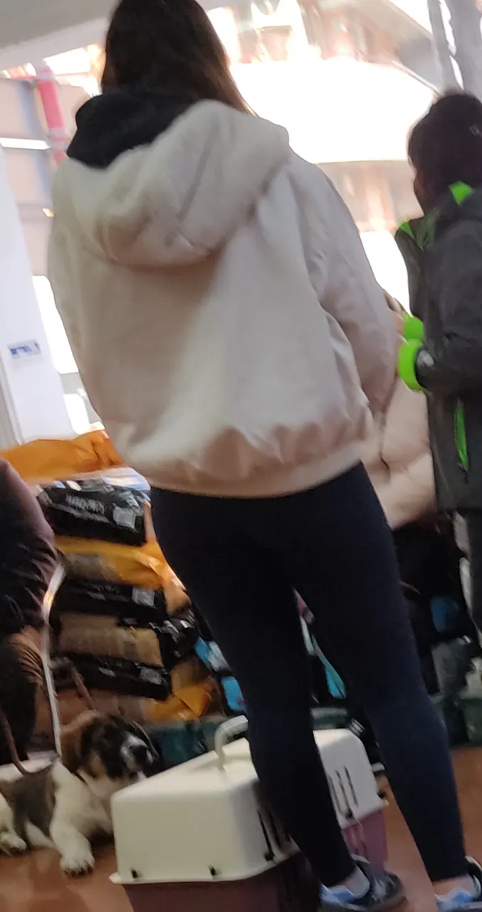 Bbsota rica, no se ven bien las fotos pero lo poco merece la