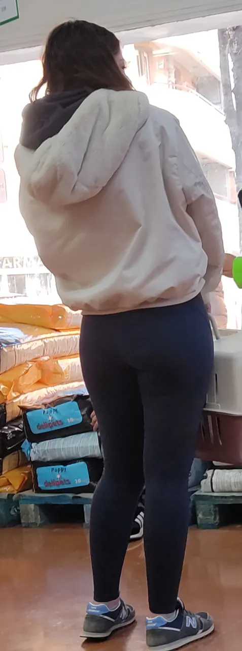 Bbsota rica, no se ven bien las fotos pero lo poco merece la