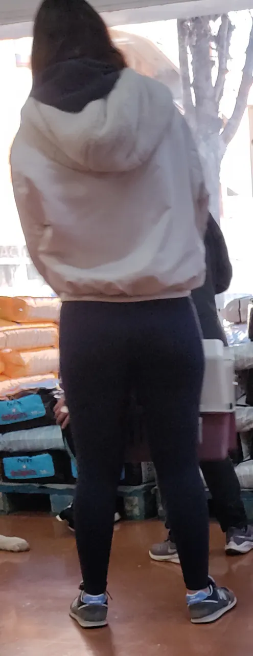 Bbsota rica, no se ven bien las fotos pero lo poco merece la