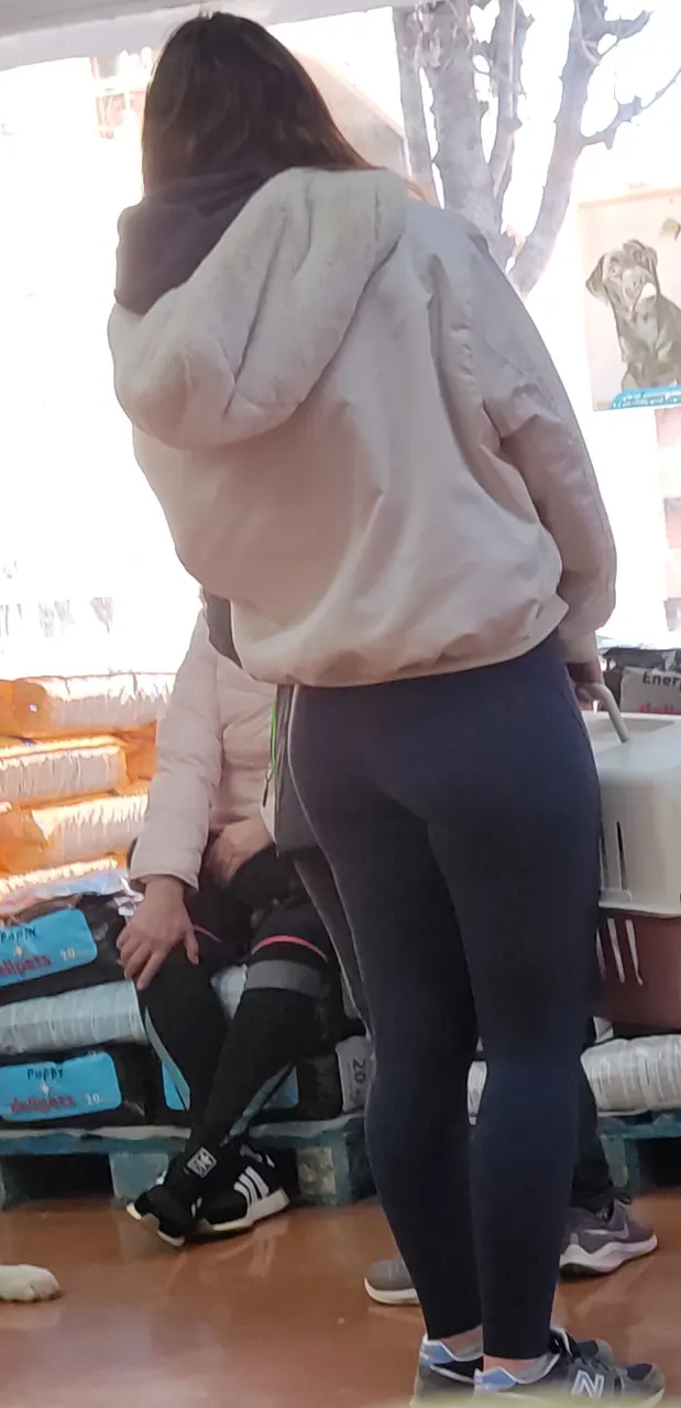 Bbsota rica, no se ven bien las fotos pero lo poco merece la
