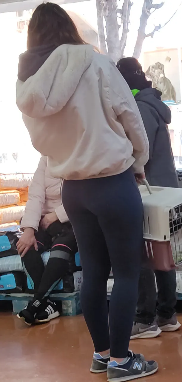Bbsota rica, no se ven bien las fotos pero lo poco merece la