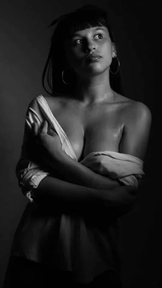Hermosa pendeja. Soft.