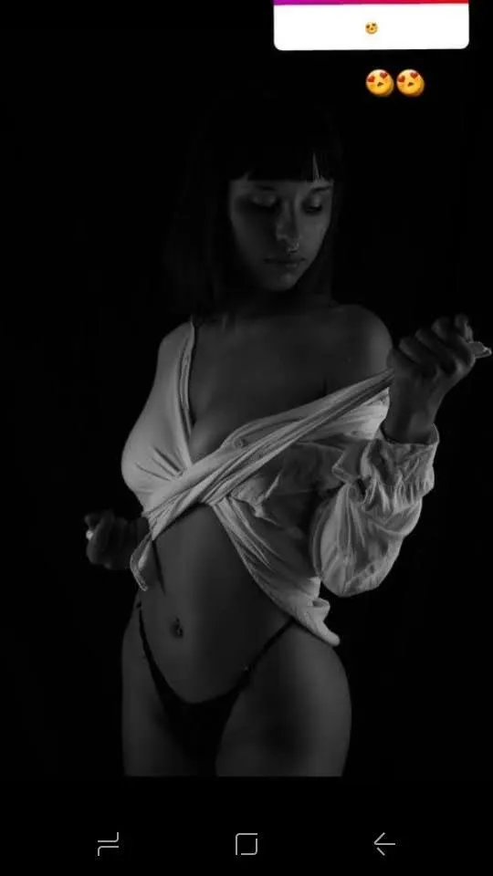Hermosa pendeja. Soft.