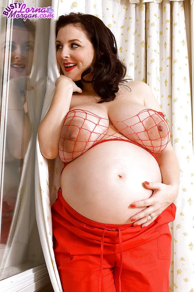Embarazadas.como para vaciarles las tetas