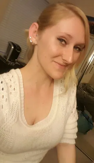 A la rubia se le filtraron las fotos en bolas