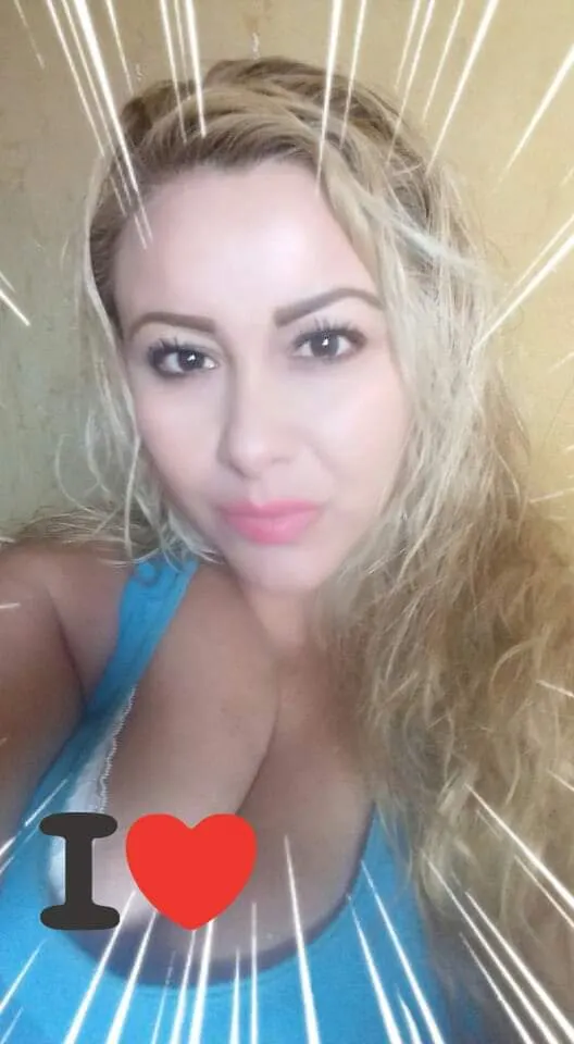 Pekas con su tremendo culo p2
