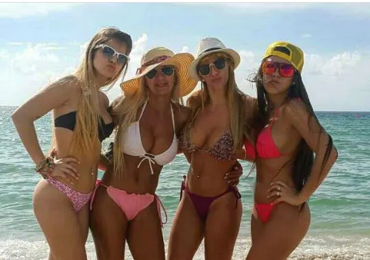Pendejas muy Turras...