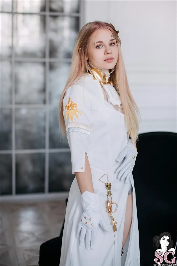 Evviebrown Suicide, Commander White