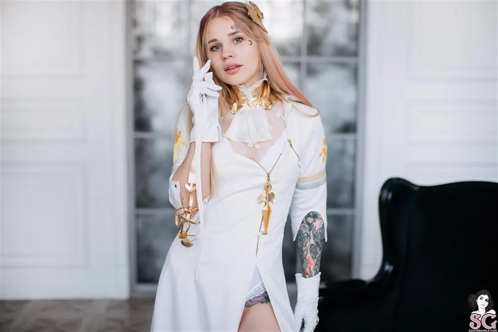 Evviebrown Suicide, Commander White
