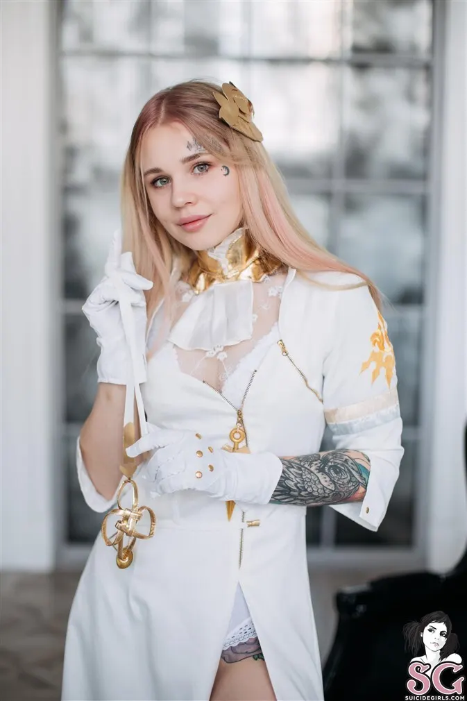 Evviebrown Suicide, Commander White