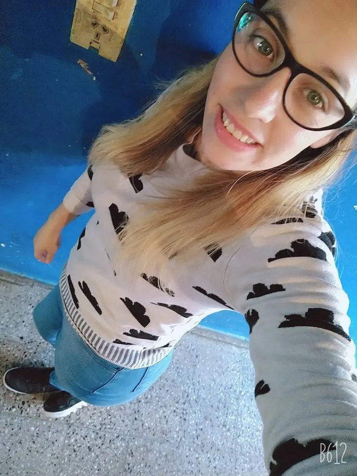 mix semanal de material enviado por amigas a mi 😁