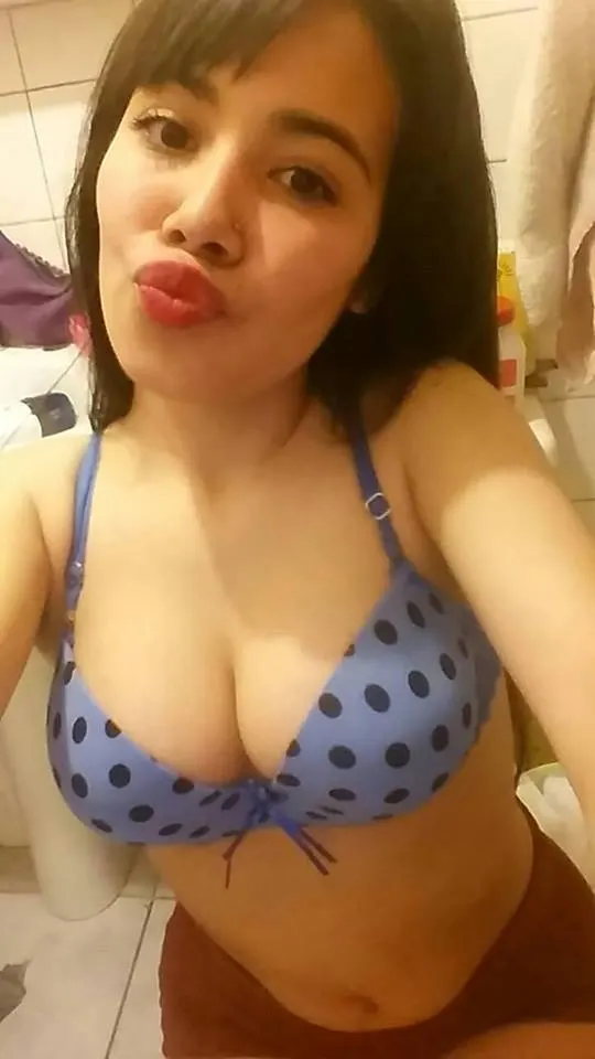 Mis amigas del face son unas putas vol. 3
