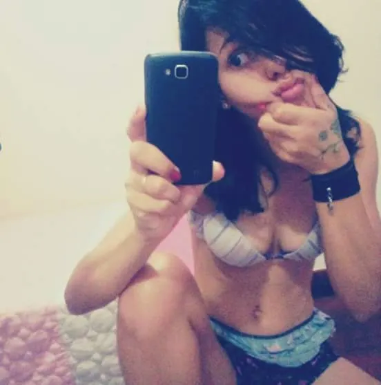 Mis amigas del face son unas putas vol. 3