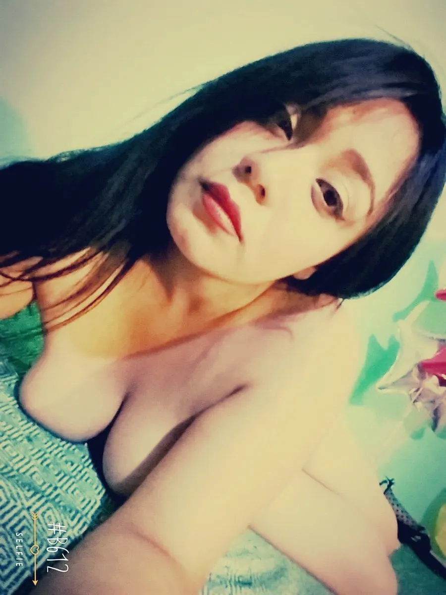 Mis amigas del face son unas putas vol. 3