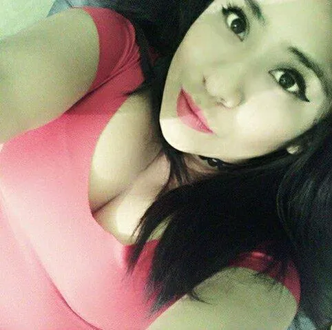 Mis amigas del face son unas putas Vol. 4